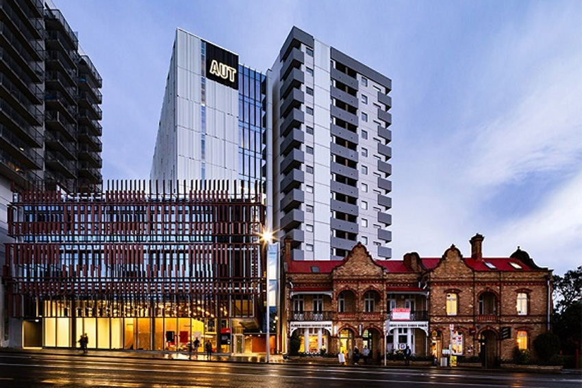 AUT from Symonds St in the evening